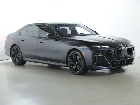 Used 2023 BMW 760i xDrive w/ Luxury Rear Seating Package AWD/4WD image 11