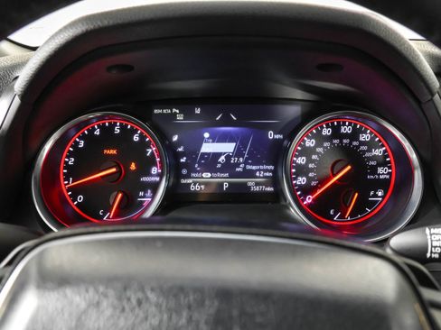 Used 2018 Toyota Camry XSE image 27