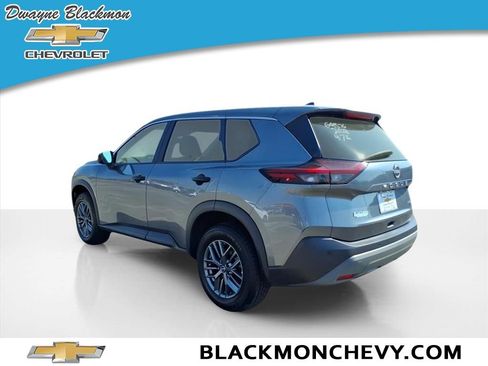 Used 2023 Nissan Rogue S image 5