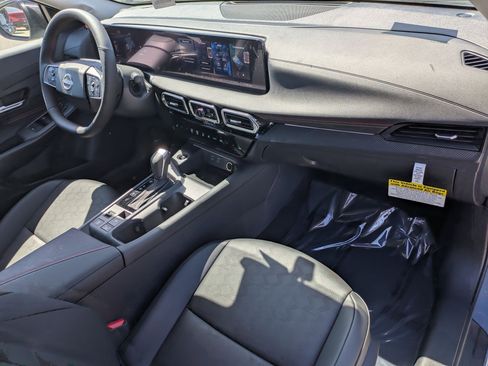 New 2026 Nissan Sentra SR w/ SR Premium Package FWD image 34