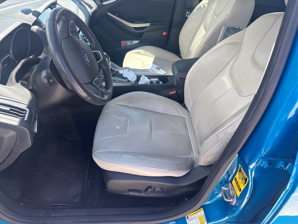 Used 2016 Ford Focus Titanium FWD image 2