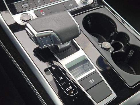 Used 2025 Audi Q7 3.0T Premium Plus AWD/4WD image 30