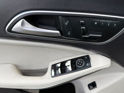Used 2015 Mercedes-Benz CLA 250 image 10