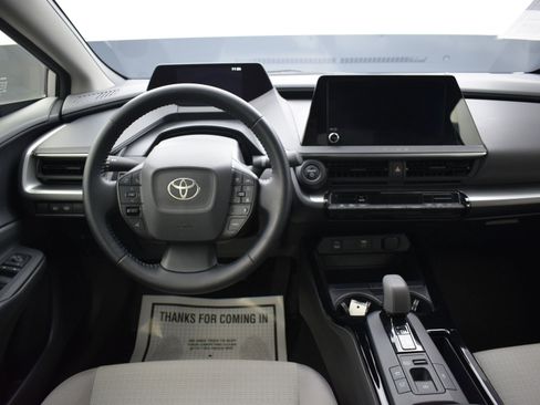 Used 2025 Toyota Prius LE image 14