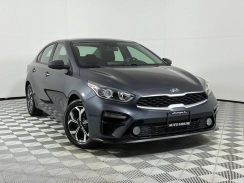 Used 2019 Kia Forte LXS FWD image 2
