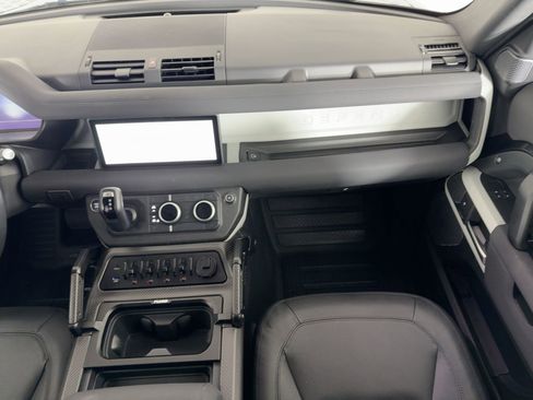 Used 2023 Land Rover Defender 110 S image 25