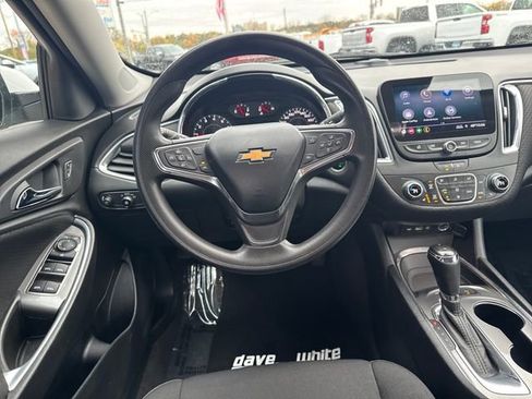 Used 2020 Chevrolet Malibu LT image 3