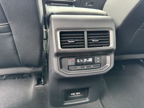 Used 2026 Volkswagen Atlas SE FWD image 30