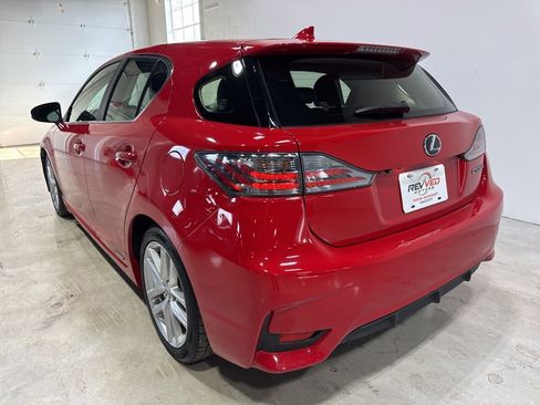 Used 2017 Lexus CT 200h w/ Navigation System Package image 5