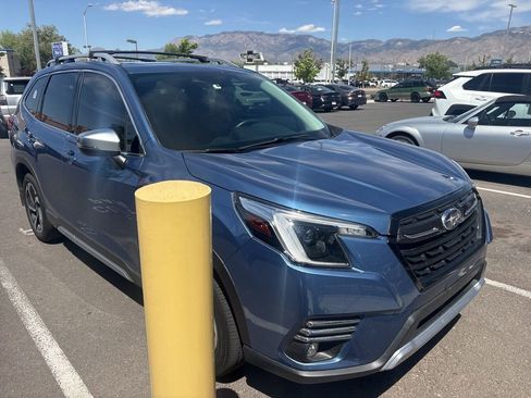 Used 2023 Subaru Forester Touring AWD/4WD image 8