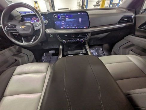 Used 2025 Chevrolet Tahoe LT w/ Comfort Package image 13