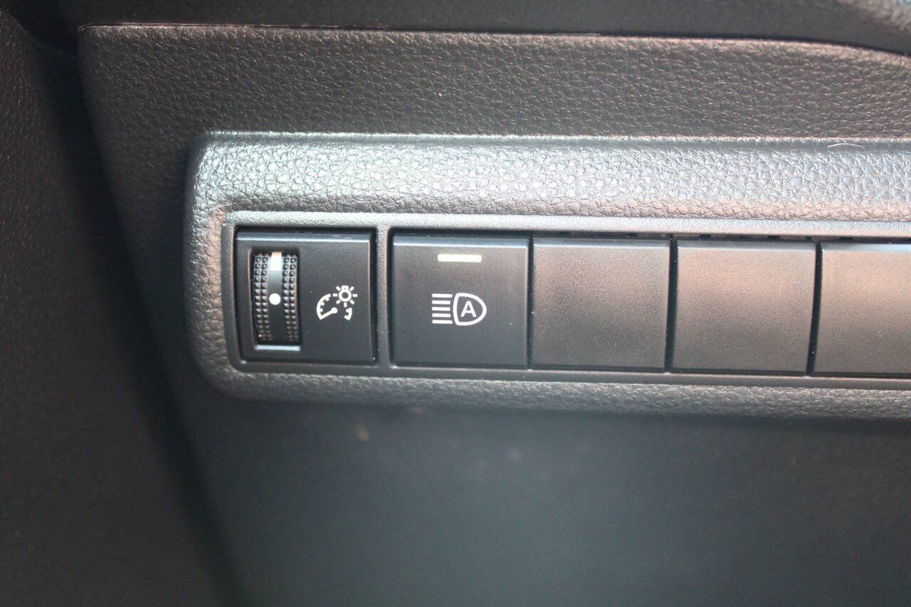 Used 2021 Toyota Corolla LE FWD image 36