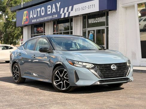 Used 2025 Nissan Sentra SR FWD image 5