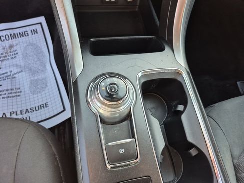 Used 2019 Ford Fusion SE FWD image 19