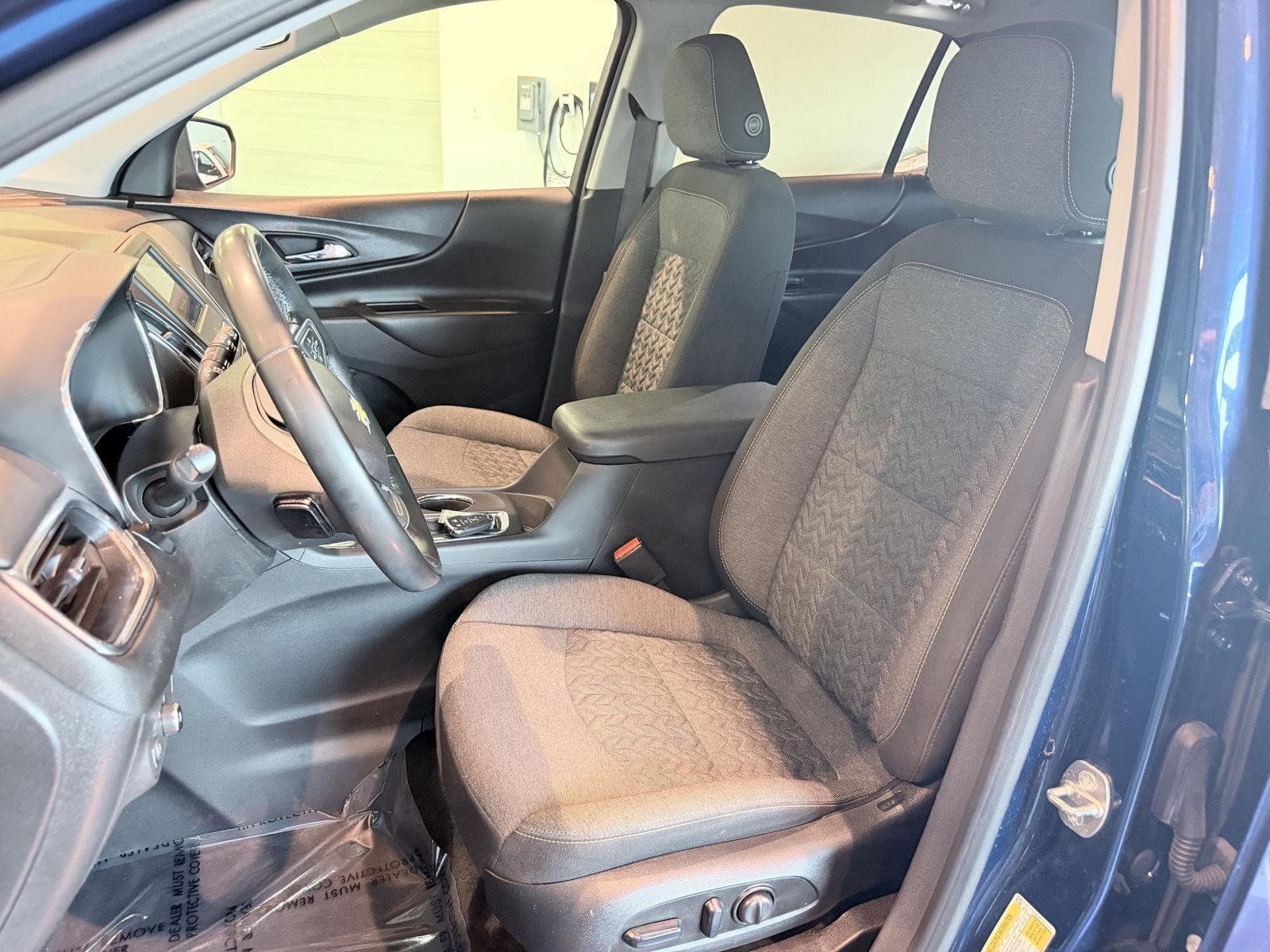 Used 2023 Chevrolet Equinox LT AWD/4WD image 36