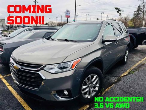Used 2018 Chevrolet Traverse LT w/ LPO, Floor Liner Package AWD/4WD image 1