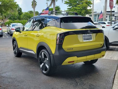 Used 2025 Nissan Kicks SR w/ SR Premium Package FWD image 6