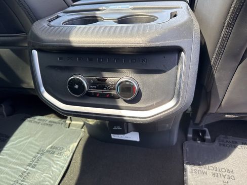Used 2025 Ford Expedition Platinum AWD/4WD image 24