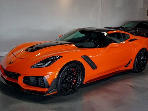 Used 2019 Chevrolet Corvette ZR1 RWD image 5