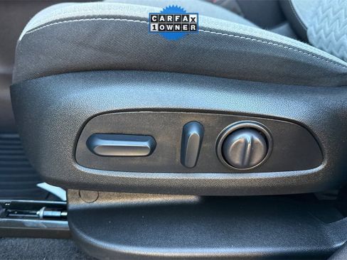 Used 2024 Chevrolet Equinox LS w/ LS Convenience Package image 18