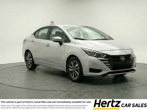 Used 2025 Nissan Versa SV image 1