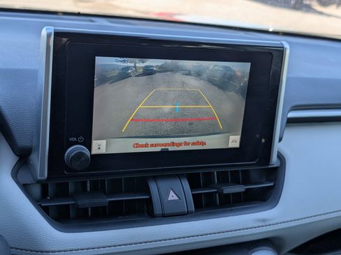 Used 2023 Toyota RAV4 XLE image 9