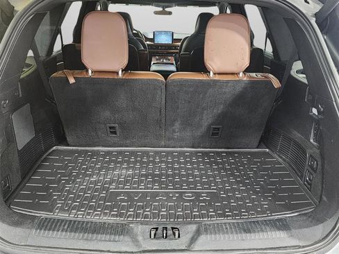 Used 2021 Lincoln Aviator Reserve w/ Equipment Group 210A AWD/4WD image 12