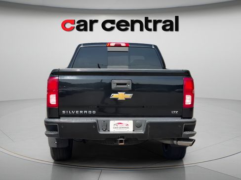 Used 2018 Chevrolet Silverado 1500 LTZ Z71 w/ LTZ Plus Package AWD/4WD image 4