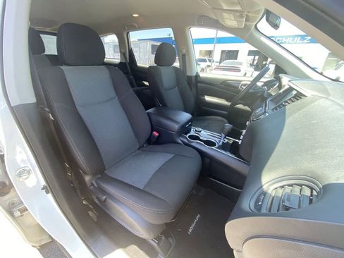 Used 2020 Nissan Pathfinder S AWD/4WD image 24