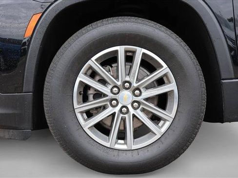 Used 2023 Chevrolet Traverse LT AWD/4WD image 9
