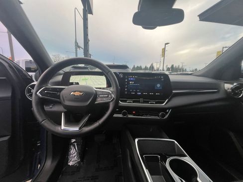 Used 2025 Chevrolet Equinox LT image 35