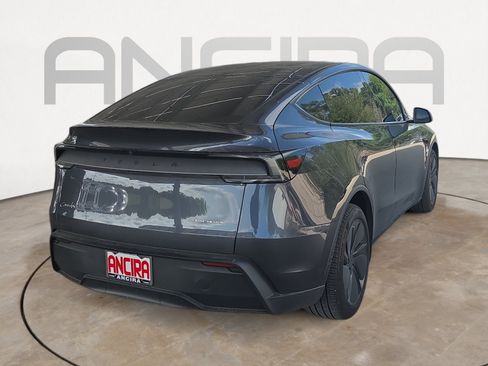 Used 2026 Tesla Model Y Long Range AWD/4WD image 8