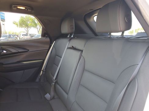 Used 2025 Chevrolet TrailBlazer RS w/ Convenience Package FWD image 11