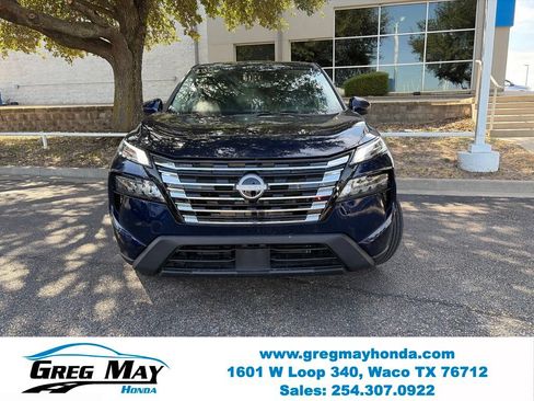 Used 2026 Nissan Rogue SV AWD/4WD image 2