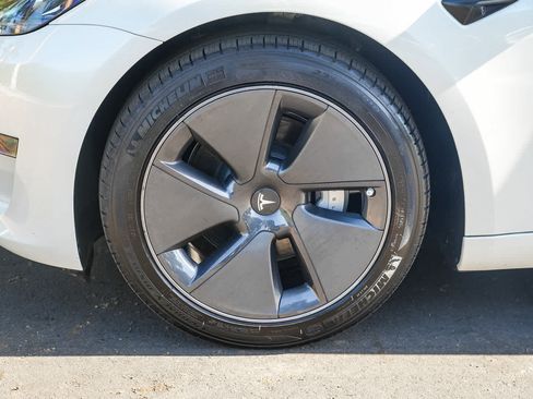 Used 2023 Tesla Model 3 Standard Range RWD image 11