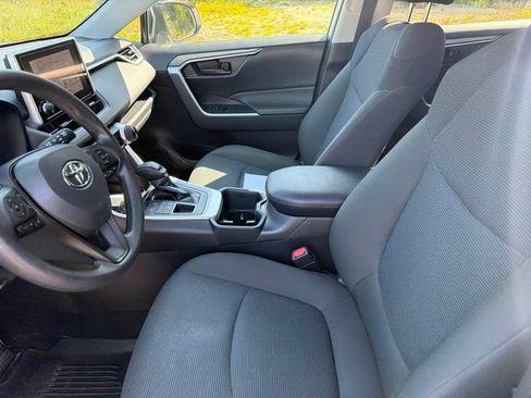 Used 2023 Toyota RAV4 LE AWD/4WD image 7