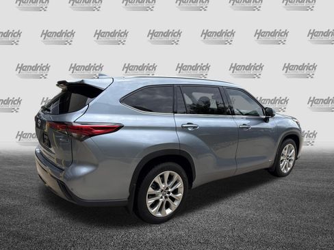 Used 2022 Toyota Highlander Limited AWD/4WD image 10