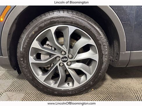 Used 2022 Lincoln Nautilus Reserve image 61