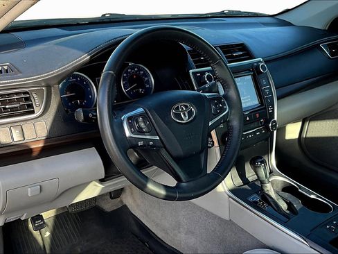 Used 2017 Toyota Camry XLE image 12