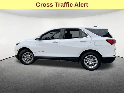 Used 2023 Chevrolet Equinox LT w/ Driver Convenience Package image 6