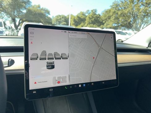 Used 2021 Tesla Model 3 Standard Range Plus image 16