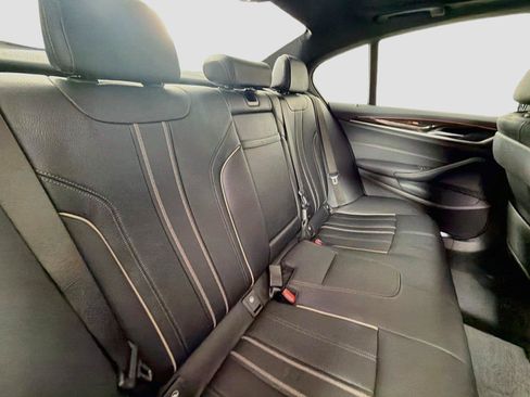 Used 2019 BMW 530i w/ Convenience Package RWD image 27