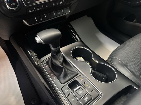 Used 2020 Kia Sorento SX image 18