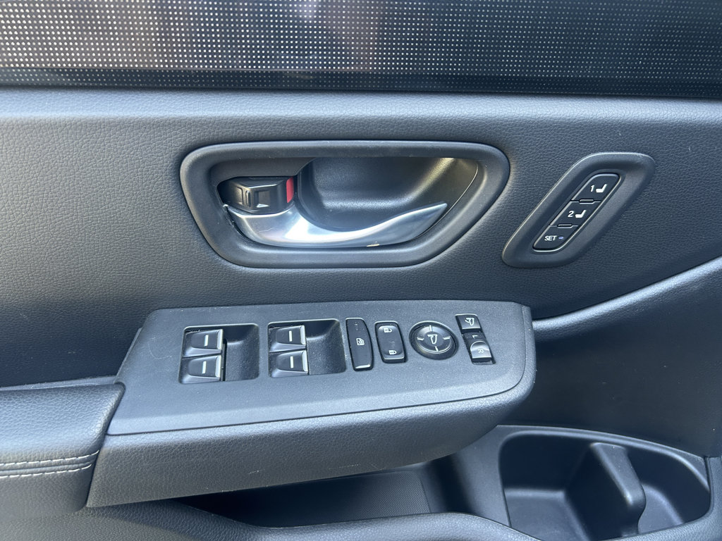 Used 2025 Honda Pilot Elite image 36