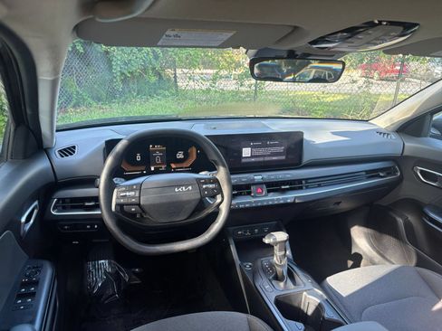 Used 2025 Kia K4 FWD image 32
