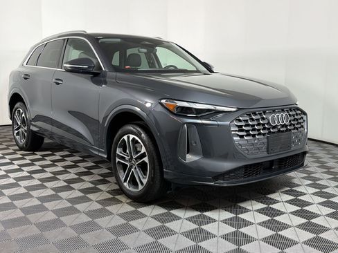 Used 2025 Audi Q5 Premium w/ Convenience Package AWD/4WD image 19