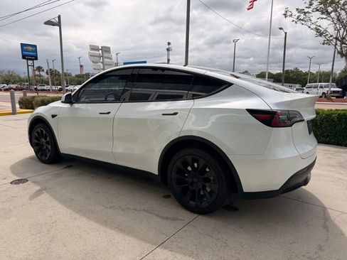 Used 2023 Tesla Model Y Long Range image 3