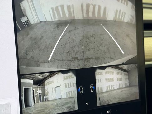 Used 2020 Tesla Model Y Long Range image 17