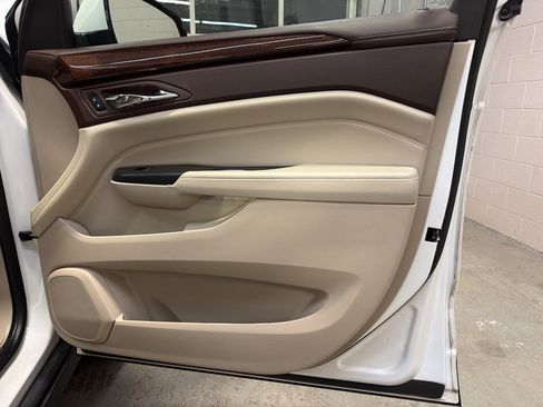 Used 2015 Cadillac SRX Luxury image 21