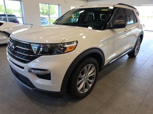 Used 2023 Ford Explorer XLT w/ Equipment Group 202A AWD/4WD image 1